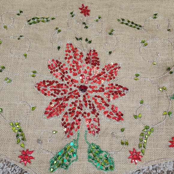 Pier 1 2pc Beaded Christmas Tree Skirt and Fireplace Mantel Set - Picture 8 of 12